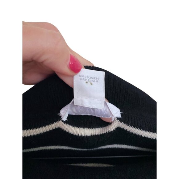 100% Cashmere Marshall Fields Black and White Striped Boatneck Sweater - Picture 3 of 7